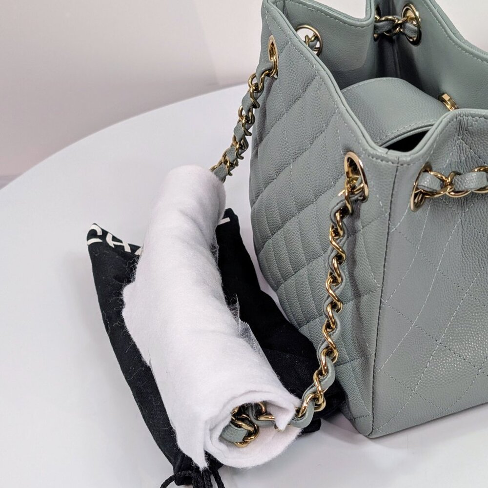 Chanel Rare Light Grey Quilted Caviar Leather Small Bucket Drawstring Bag - Picture 2 of 16